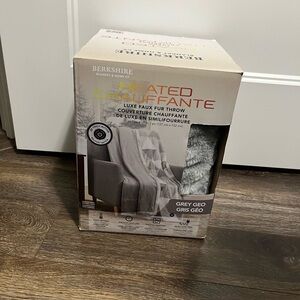 Berkshire Gray Blanket Luxurious Bedding